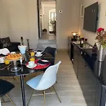 Calefati Gallery Luxury Apartmán *